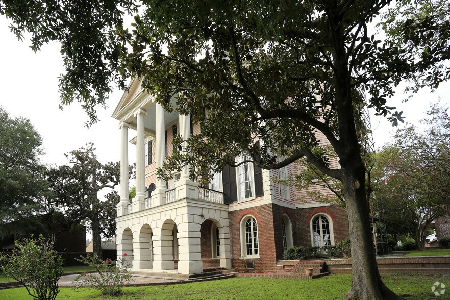 More Photos Of 635 E Bay St, Charleston Office Residential For Lease