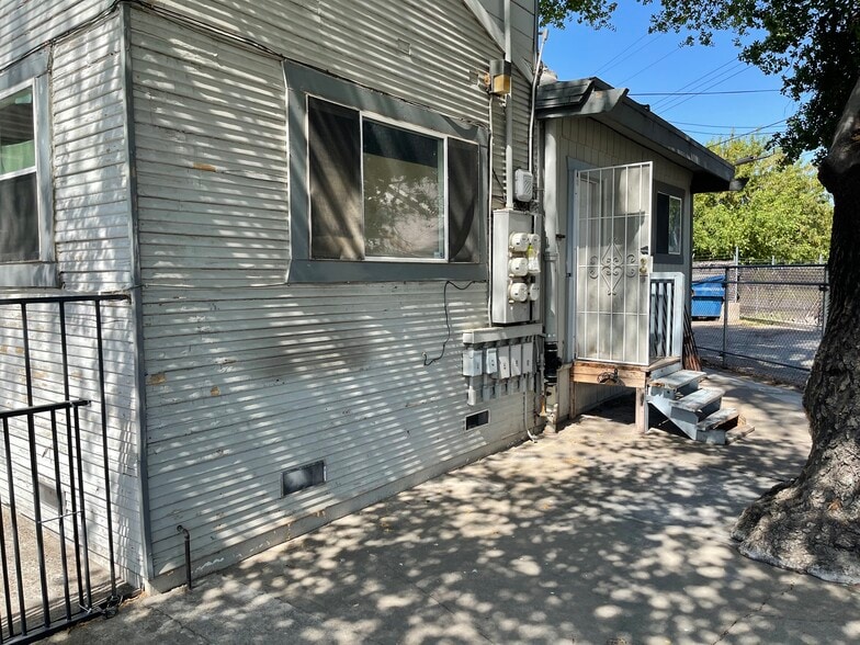 More Photos Of 2439 Rio Linda Blvd, Sacramento Apartments For Sale