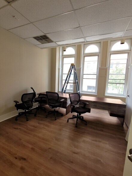 More Photos Of 501 Penn St, Reading Office For Sale