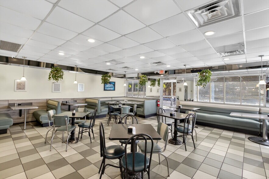 More Photos Of 4040 US Highway 27 S, Sebring Restaurant For Sale