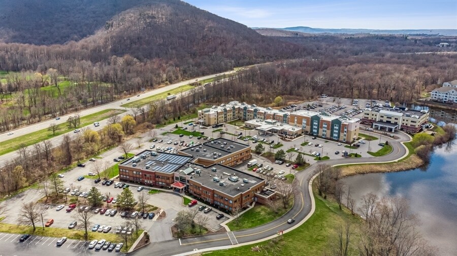 More Photos Of 400 Westage Business Center Dr, Fishkill Medical For Lease