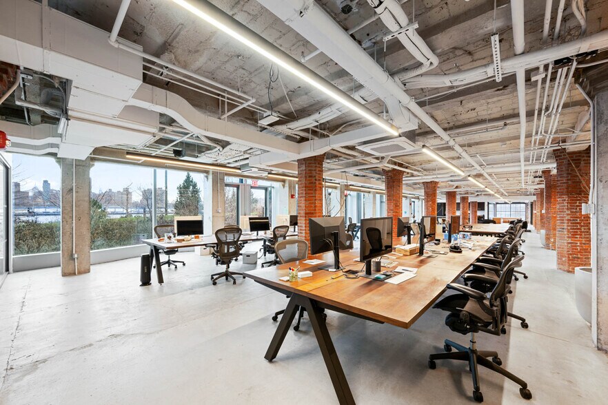 More Photos Of 10 Jay St, Brooklyn Office For Lease