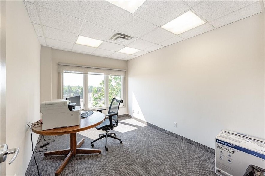 More Photos Of 2904 South Sheridan Way, Oakville Medical For Lease