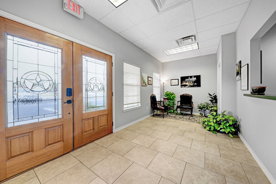 More Photos Of 1492 S Seguin Ave, New Braunfels Medical For Lease