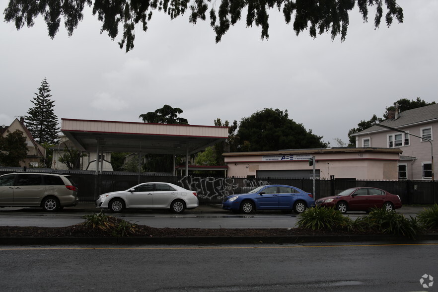 Primary Photo Of 411 W MacArthur Blvd, Oakland Land For Sale