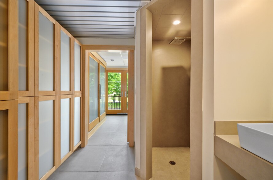 More Photos Of 3128 E Evergreen Blvd, Vancouver Loft Creative Space For Sale