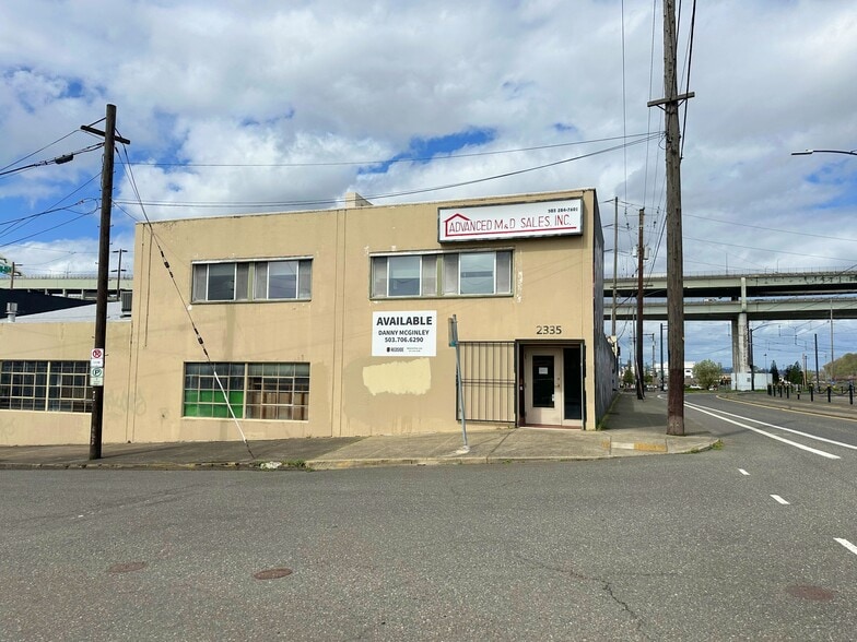 More Photos Of 2335 N Clark Ave, Portland Warehouse For Lease