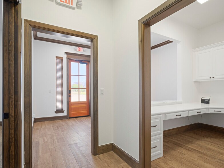 More Photos Of 1111 Magnolia Ct, Moore Unknown For Lease