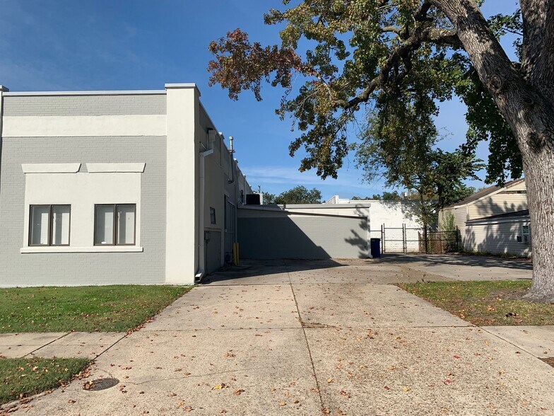 More Photos Of 860 W 44th St, Norfolk Warehouse For Lease