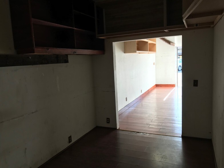 More Photos Of 5253-5273 Hollywood Blvd, Los Angeles General Retail For Lease