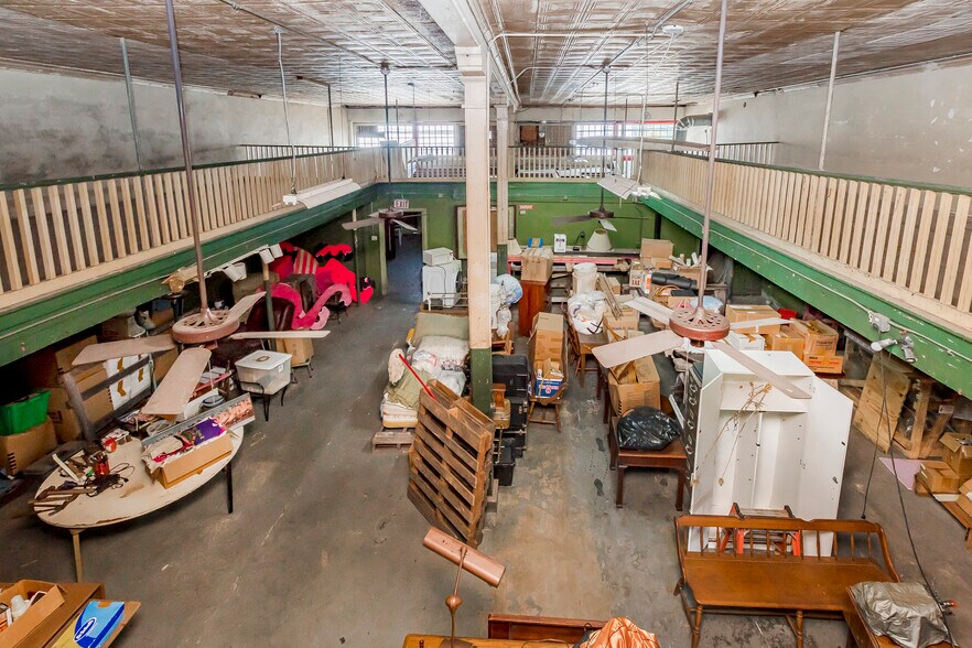 More Photos Of 1952 North St, Baton Rouge Storefront For Lease