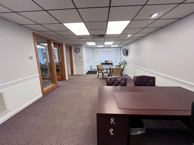 More Photos Of 34 Market St, Amesbury Freestanding For Lease
