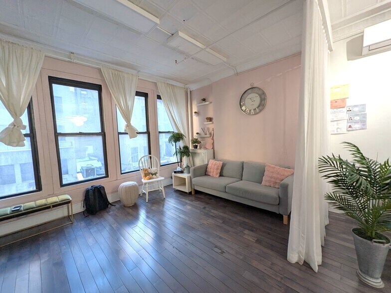 More Photos Of 56 W 39th St, New York Office For Lease