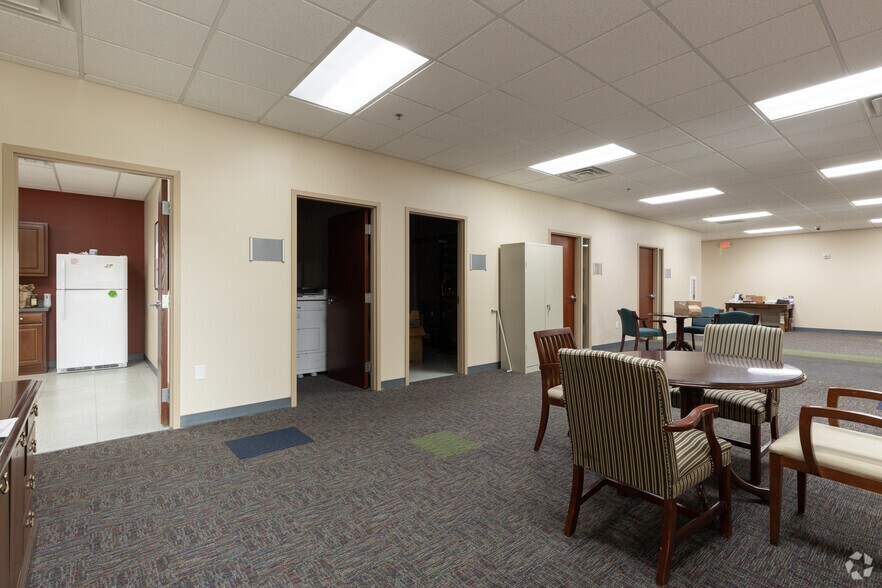 More Photos Of 119 Fairfield Ave, Bellevue Office For Lease