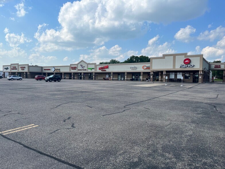 More Photos Of 819 Phillips Blvd, Sauk City General Retail For Lease