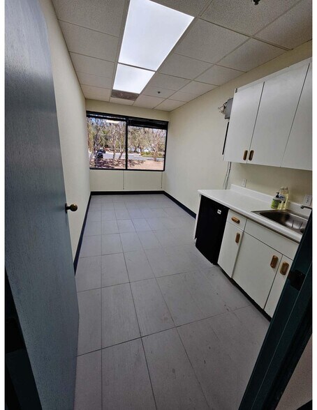 More Photos Of 43180 Business Park Dr, Temecula Office For Lease