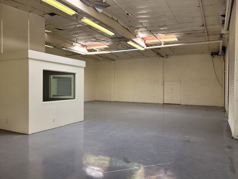 More Photos Of 1008 W Brooks St, Ontario Warehouse For Lease