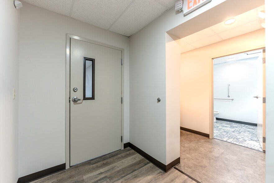 More Photos Of 1715 Stefko Blvd, Bethlehem Flex For Sale