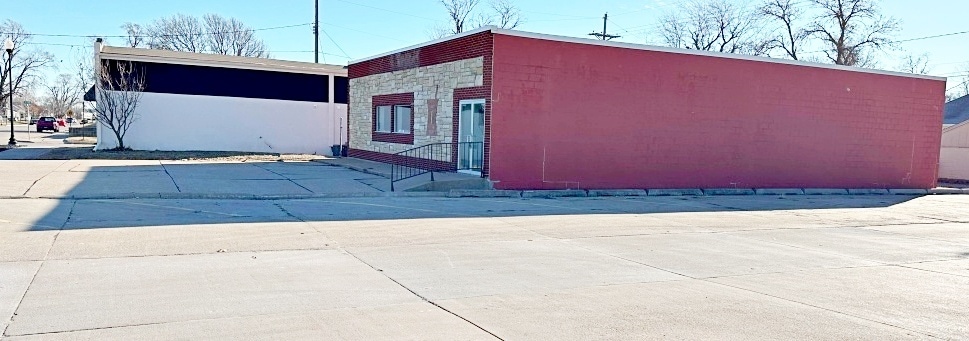 More Photos Of 123 E Gardiner St, Valley Restaurant For Sale