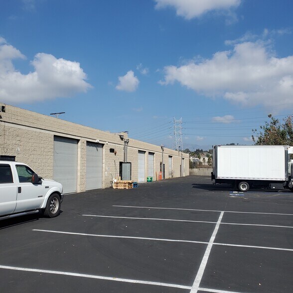 More Photos Of 1955-1959 Blake Ave, Los Angeles Warehouse For Lease
