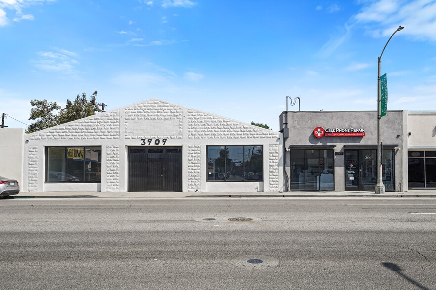 Primary Photo Of 3909-3917 E Anaheim St, Long Beach Storefront For Lease