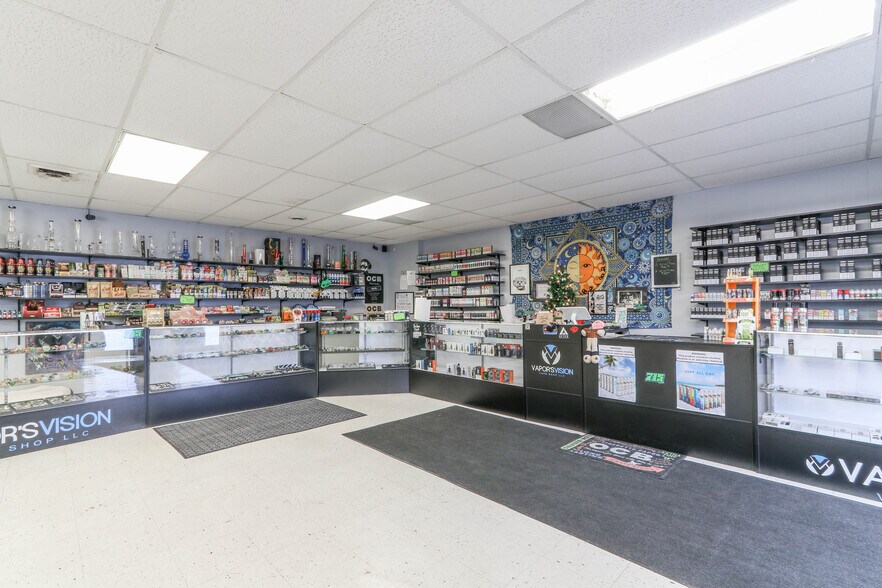 More Photos Of 1301-1305 S Central Ave, Marshfield Convenience Store For Sale