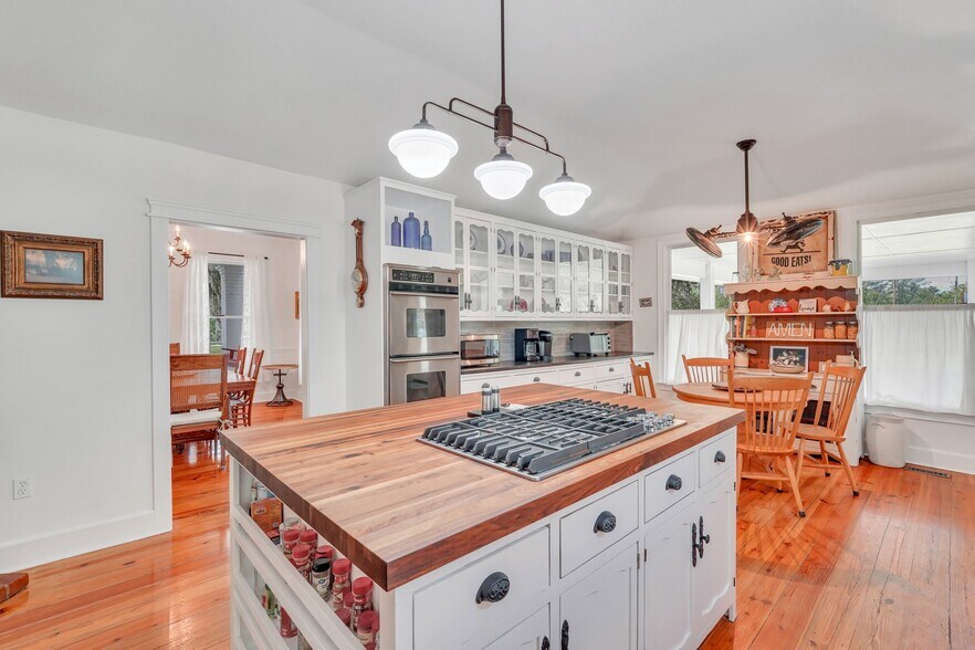 More Photos Of 1871 GA Highway 99, Brunswick Specialty For Sale