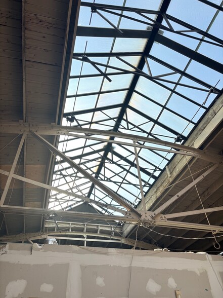 More Photos Of 1140 W Washington Blvd, Chicago Warehouse For Sale