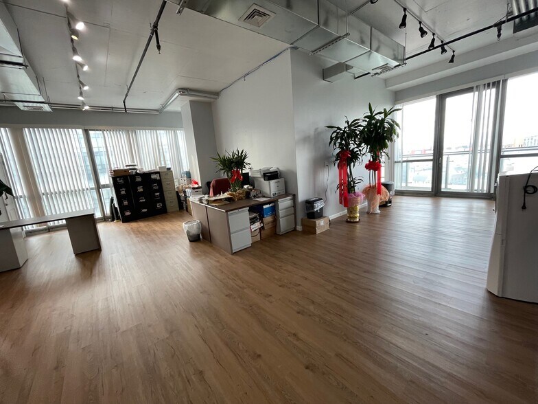 More Photos Of 36-18 Main St, Flushing Office For Sale