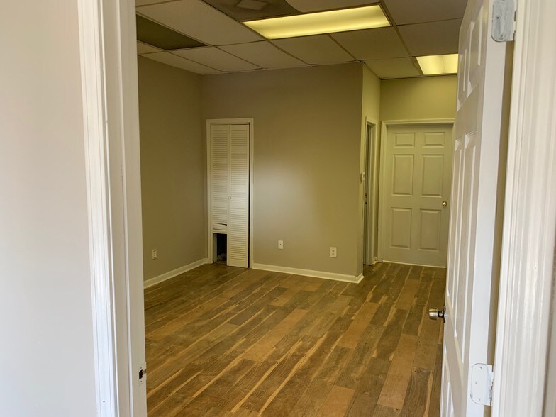 More Photos Of 3297 Northcrest Rd, Atlanta Office For Lease