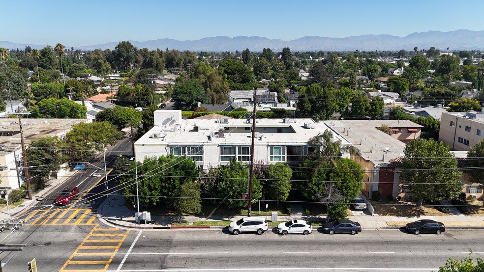 Primary Photo Of 13059 Oxnard St, Van Nuys Apartments For Sale