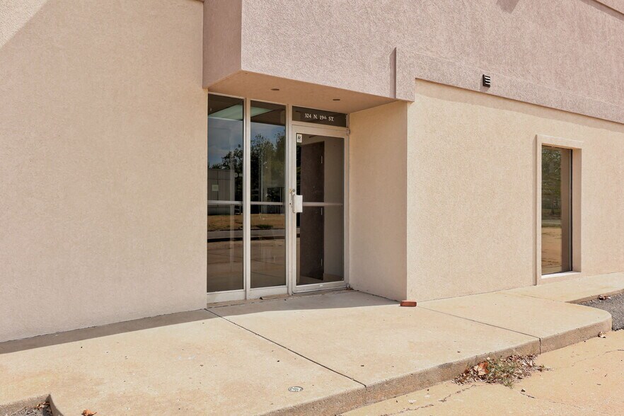More Photos Of 324 N 19th St, Guthrie Office For Sale