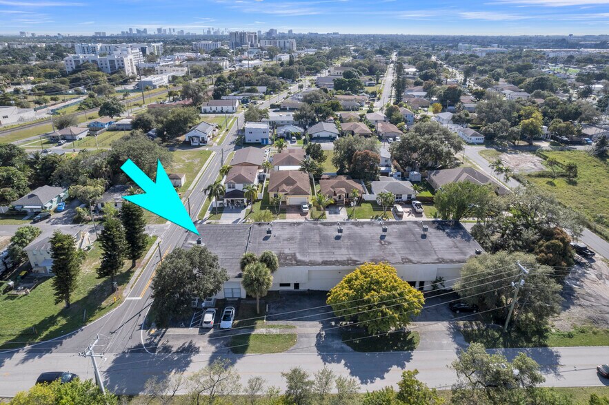 More Photos Of 501-513 Old Griffin Rd, Dania Warehouse For Sale