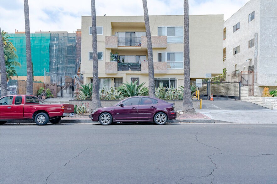More Photos Of 741 S Hobart Blvd, Los Angeles Apartments For Sale
