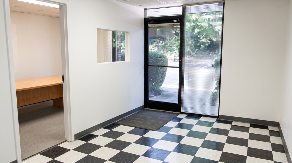 More Photos Of 6213 Angus Dr, Raleigh Research And Development For Lease