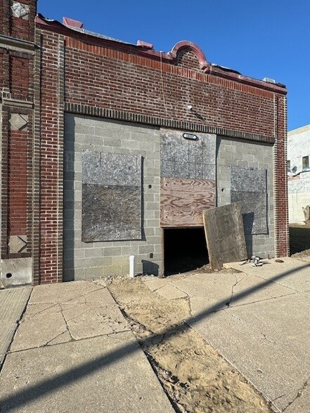 Primary Photo Of 10337 Hamilton Ave, Detroit Storefront Retail Office For Lease