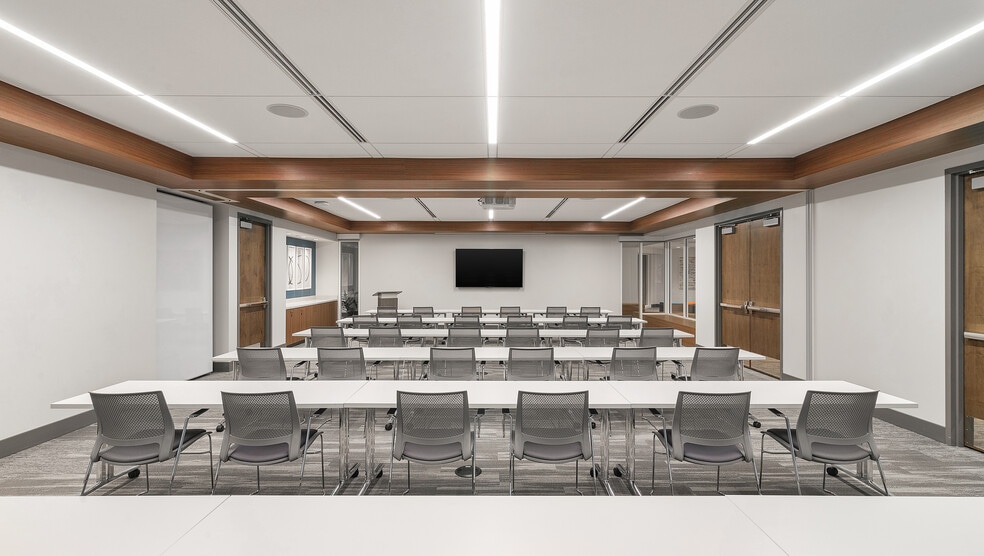 More Photos Of 401 E Jackson St, Tampa Office For Lease