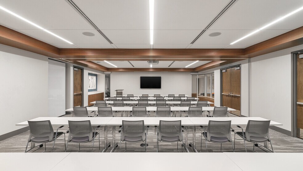 More Photos Of 401 E Jackson St, Tampa Office For Lease