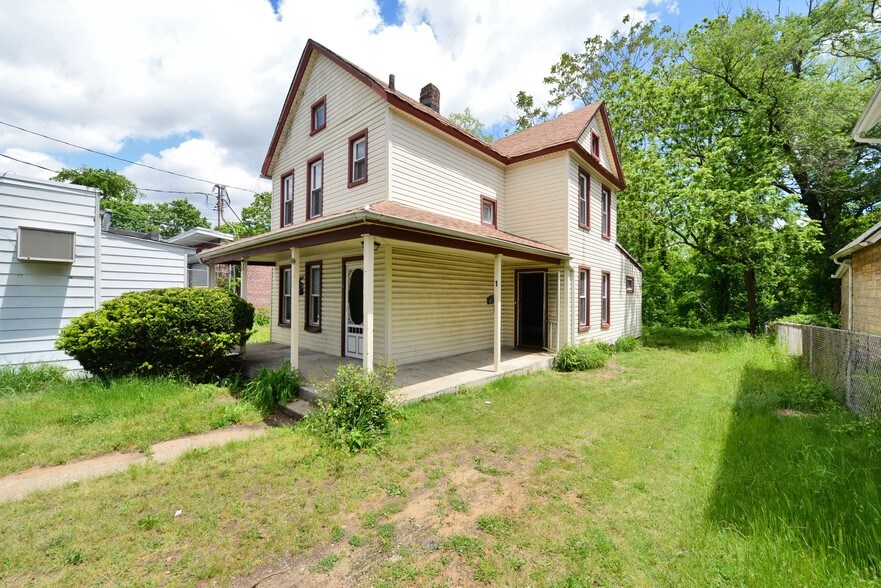 More Photos Of 1025 Woodfield Rd, West Hempstead Land For Sale