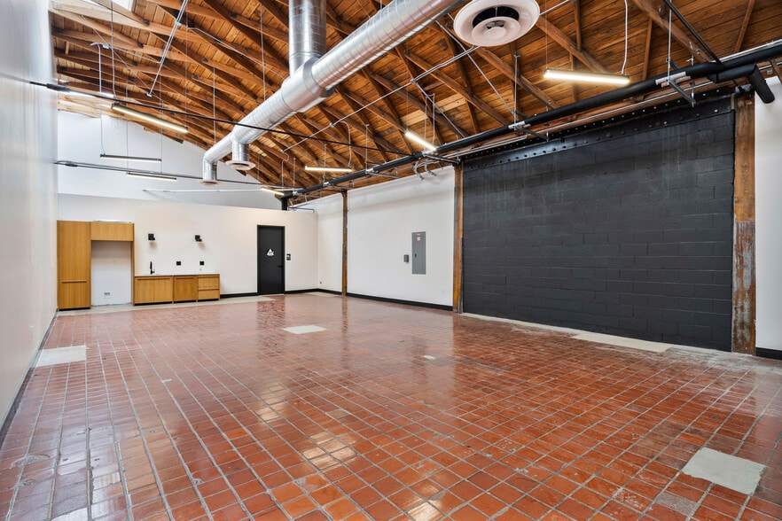 More Photos Of 1801 Blake Ave, Los Angeles Flex For Lease