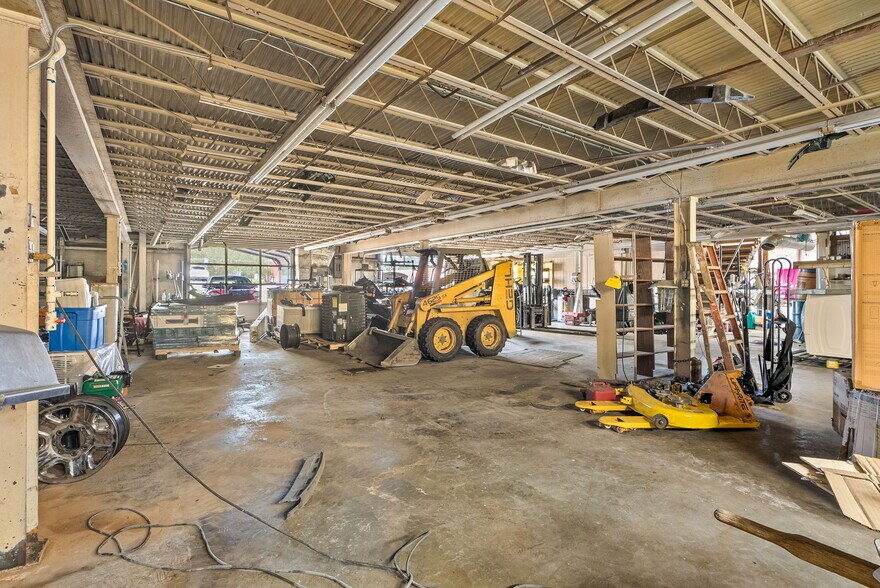 More Photos Of 1801 S Broad Ave, Lanett Auto Repair For Sale