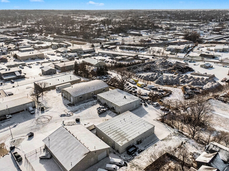 More Photos Of 3145-3149 N 84th Cir, Omaha Warehouse For Sale