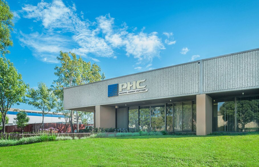 More Photos Of 17819 Gillette Ave, Irvine Manufacturing For Lease
