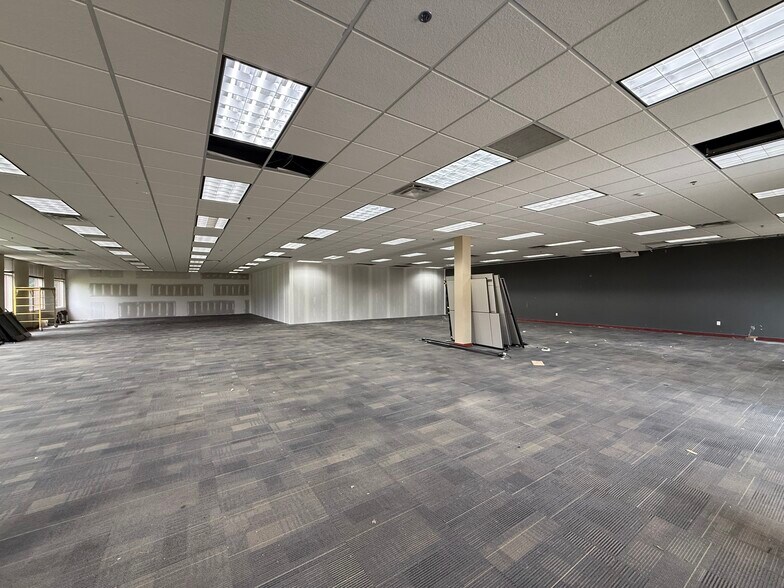 More Photos Of 2303 Jones Blvd, Coralville Office For Lease