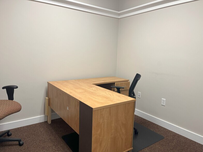 More Photos Of 140 Point Judith Rd, Narragansett Storefront Retail Office For Sale