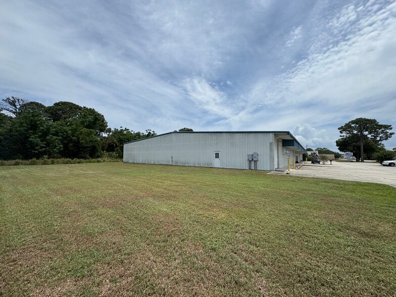 More Photos Of 1826 Baldwin St, Rockledge Warehouse For Sale
