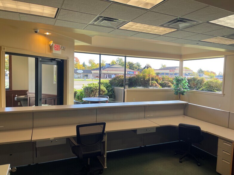 More Photos Of 902 S Old Us 27, Saint Johns Freestanding For Sale