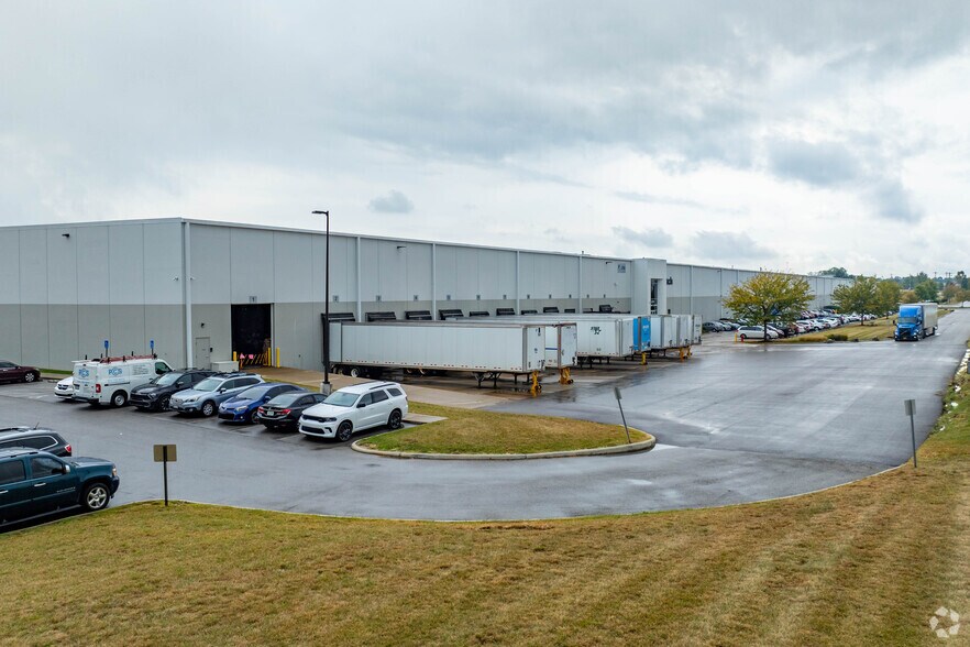 More Photos Of 2250-2300 Progress Dr, Hebron Warehouse For Lease