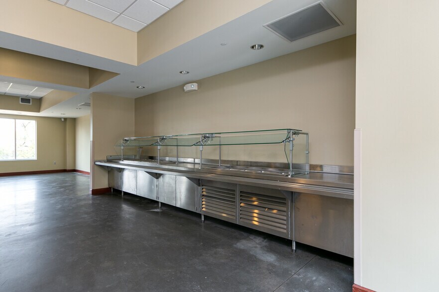 More Photos Of 1632 McCain Ln, Manhattan Sorority Fraternity House For Sale