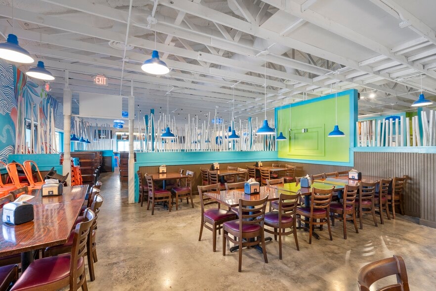 More Photos Of 341 Johnnie Dodds Blvd, Mount Pleasant Restaurant For Sale